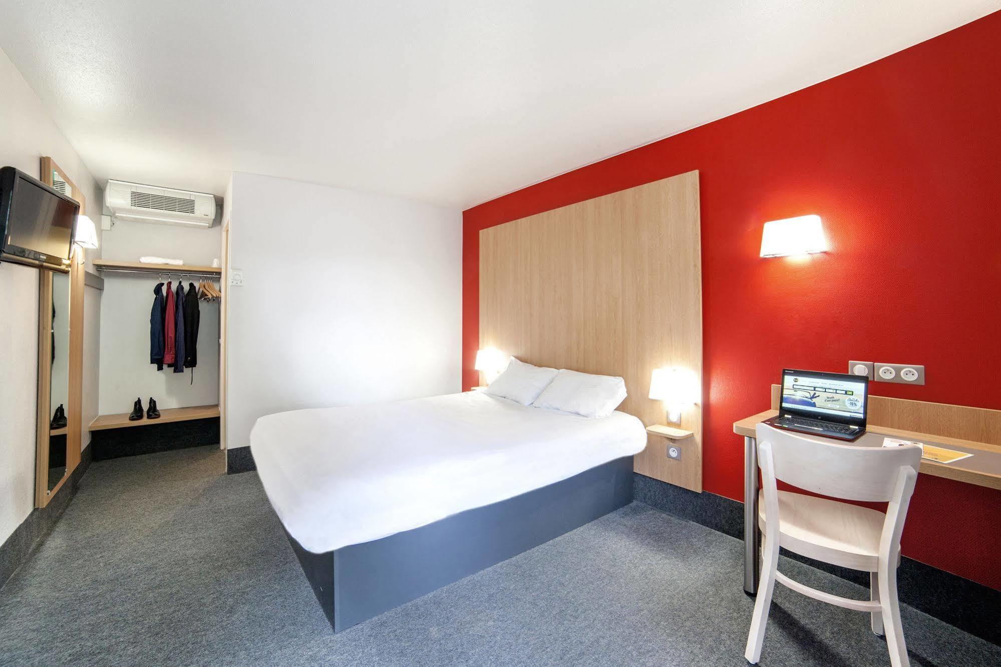 B&B HOTEL Herblay Eksteriør billede